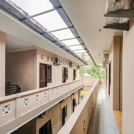 Oyo 3389 Sonya Homestay Syariah Tebing Tinggi Exterior foto